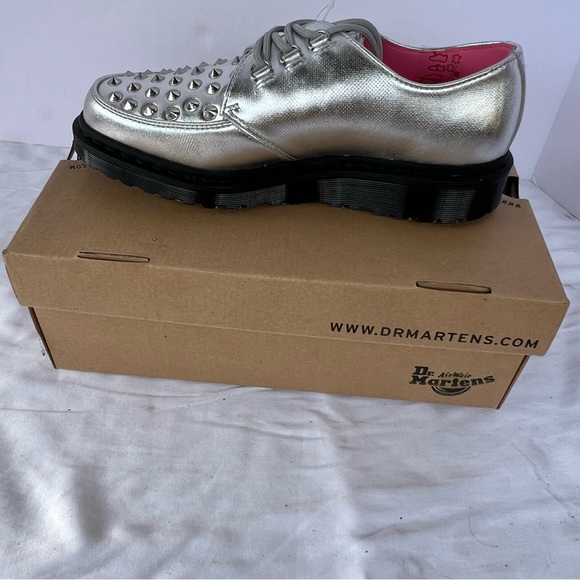 NIB DR MARTENS 10 ERIN SILVER STUDDED CREEPERS - Picture 6 of 7